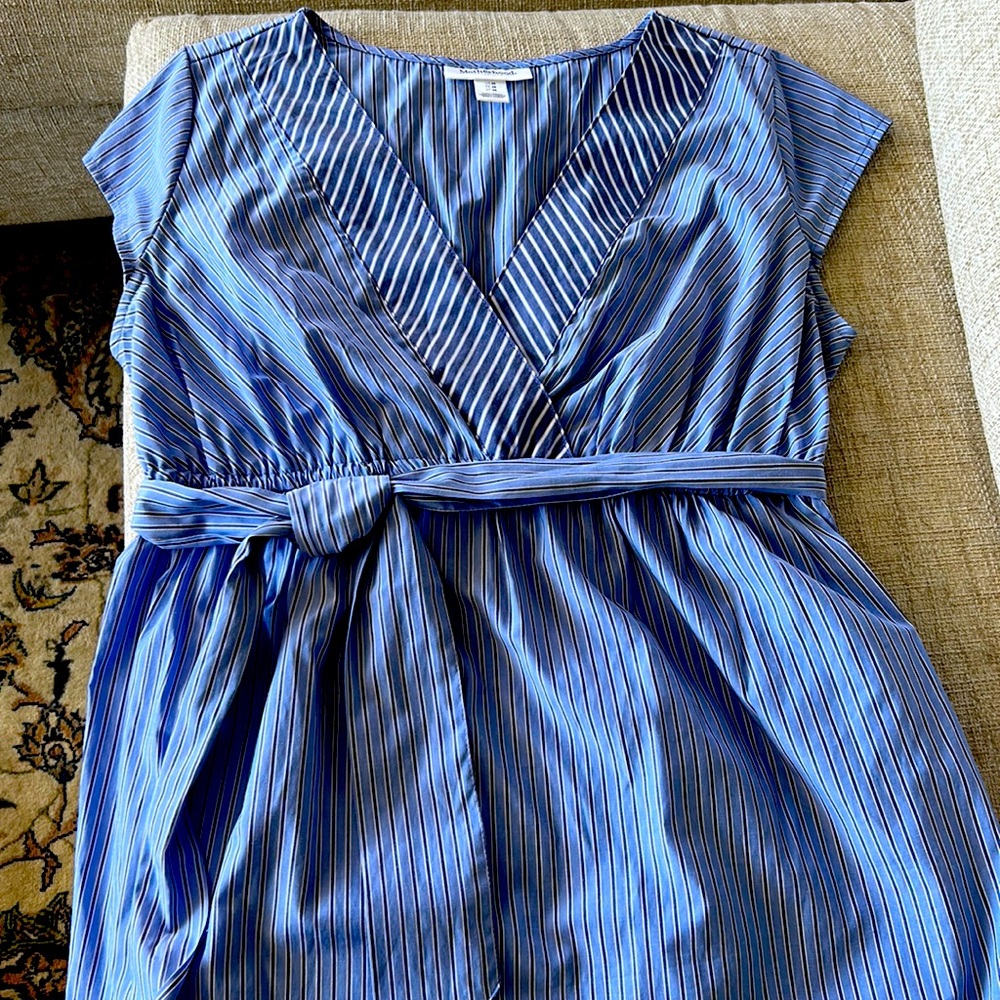 Motherhood Size M nursing shirt. Like new
